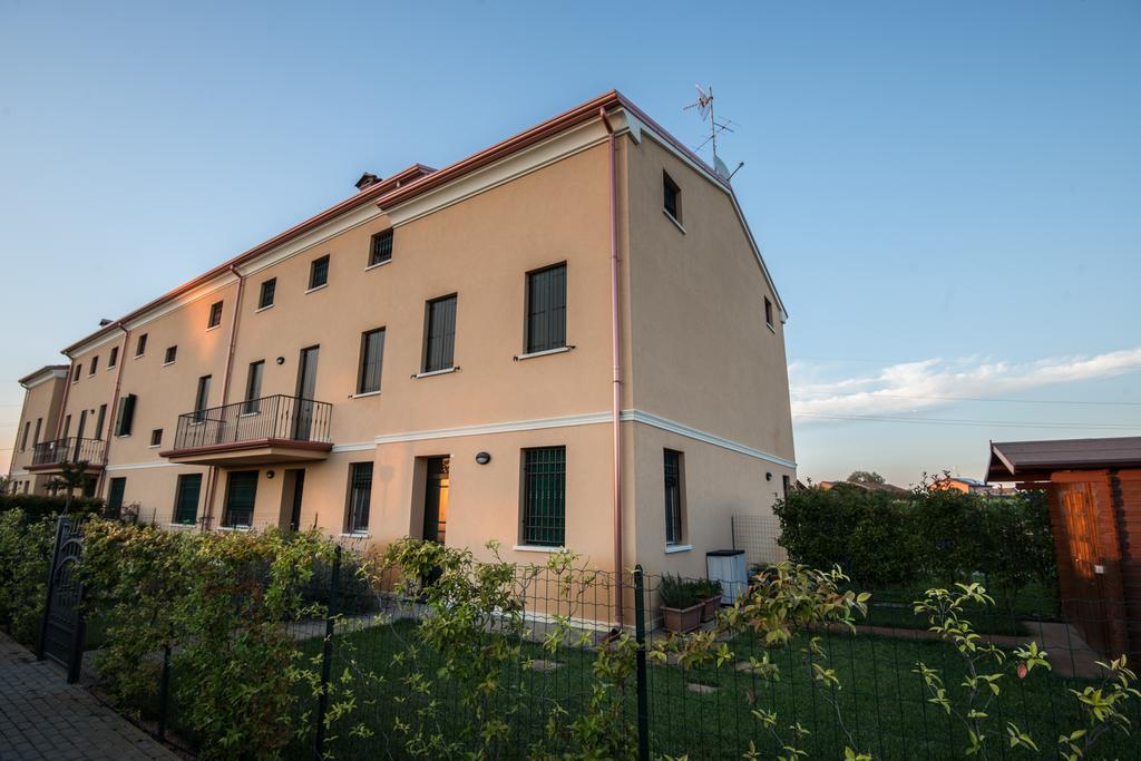 Ferienwohnung Parco Urbano Ferrara Zimmer foto
